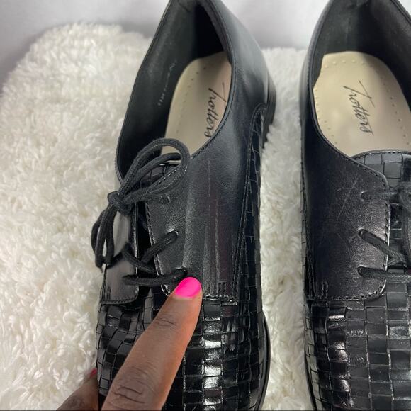 Trotters Lizzie Woven Oxfords - Picture 9 of 13